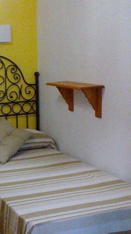 Hostal Los Aromas Villena Rum bild